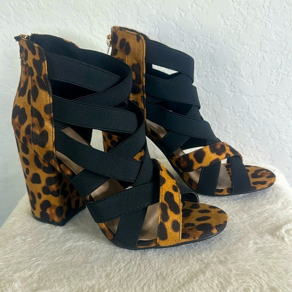 YOKI-FRIDAY-55 Women's Comfort High Heel Pump, Block Heel, Back Zipper, Open Toe - Picture 2 of 12